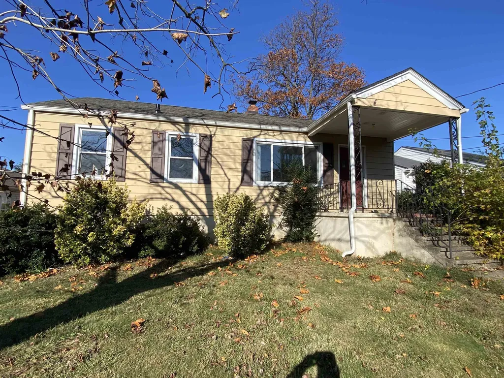 334 Gray Avenue Staunton VA 24401