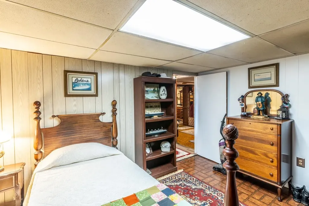 8217 South East Side Highway Elkton VA 22827