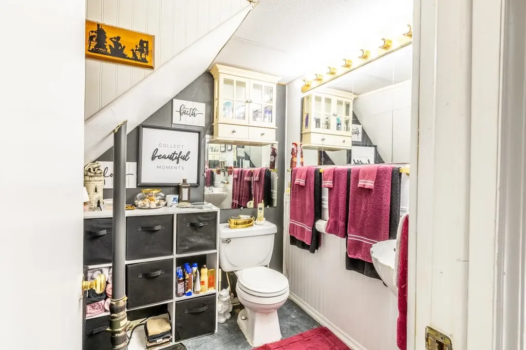 8217 South East Side Highway Elkton VA 22827