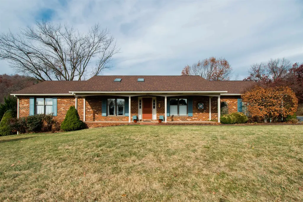 206 Holly Hill Drive Bridgewater VA 22812