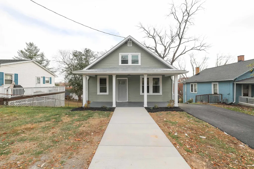 301 Straith Street Staunton VA 24401