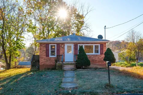 517 F Street Staunton VA 24401