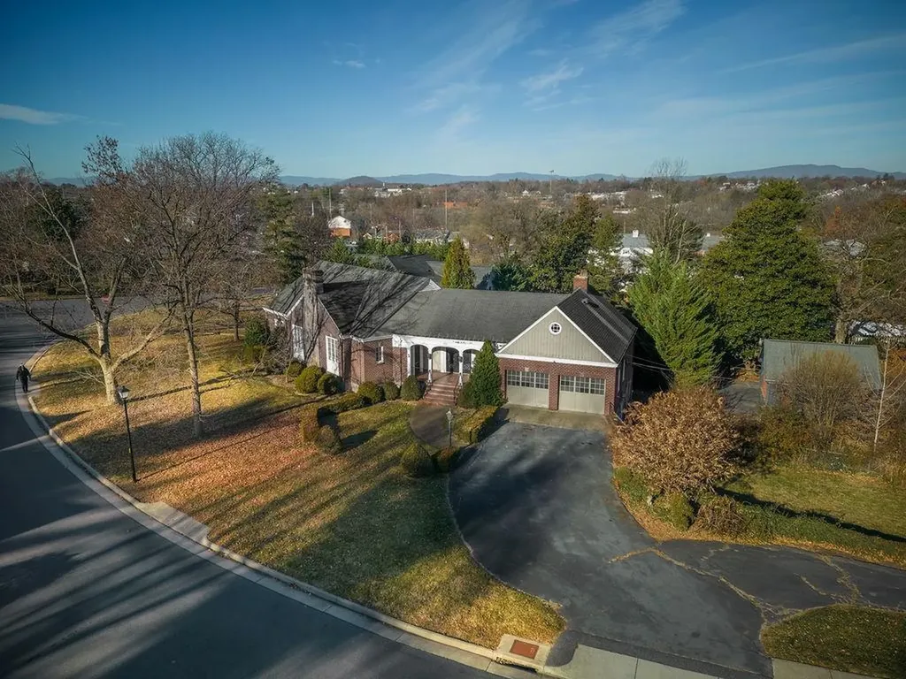 1135 Moffett Terrace Harrisonburg VA 22801