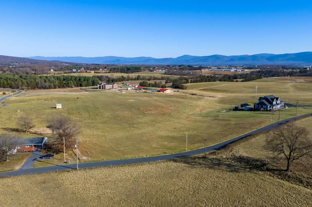 6165 Oak Shade Road Penn Laird VA 22846