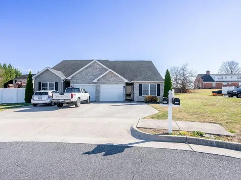 1725 Pear Street Harrisonburg VA 22801