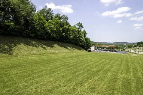 00 Lee Highway Weyers Cave VA 24486