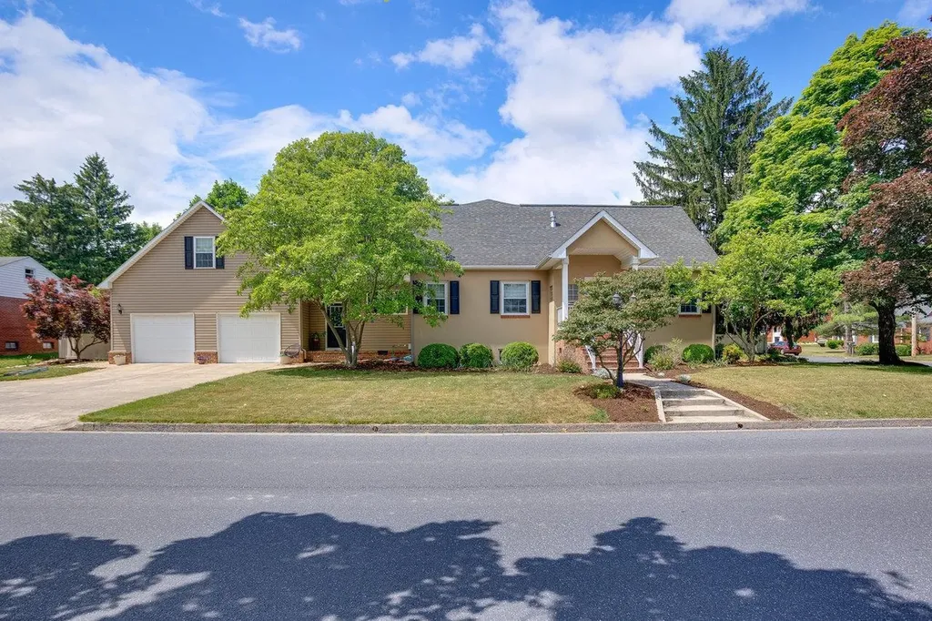 701 Chestnut Drive Harrisonburg VA 22801