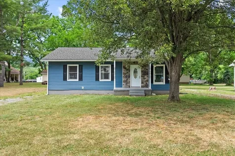 332 Long Avenue Shenandoah VA 22849