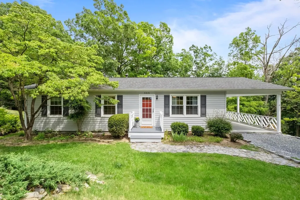 555 Hilltop Drive Staunton VA 24401