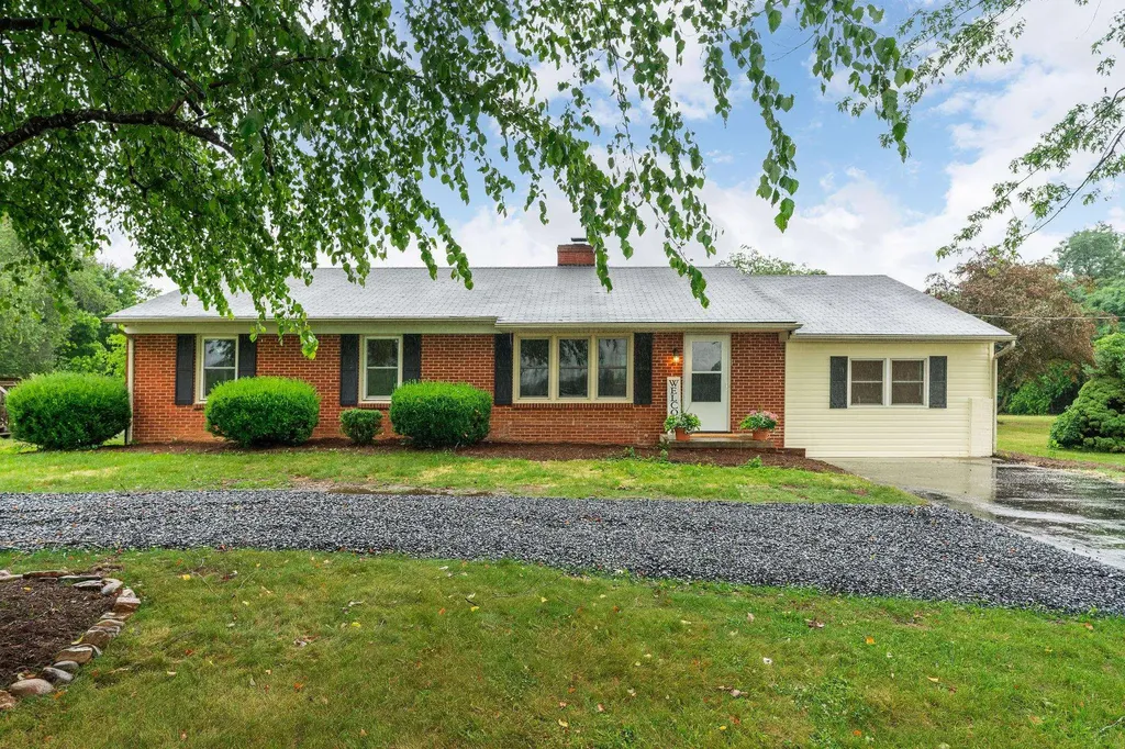 1064 Ladd Road Waynesboro VA 22980