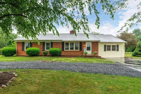 1064 Ladd Road Waynesboro VA 22980
