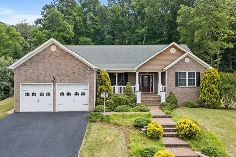 129 Fairfield Drive Staunton VA 24401
