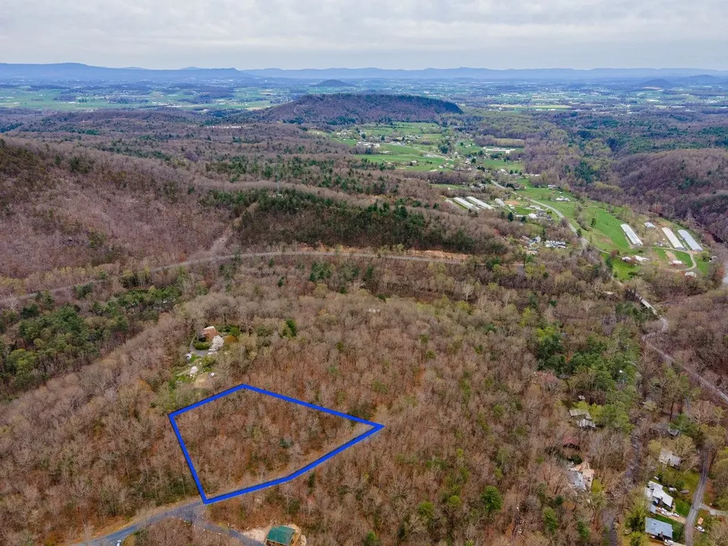 Rabbits Foot Road Hinton VA 22831