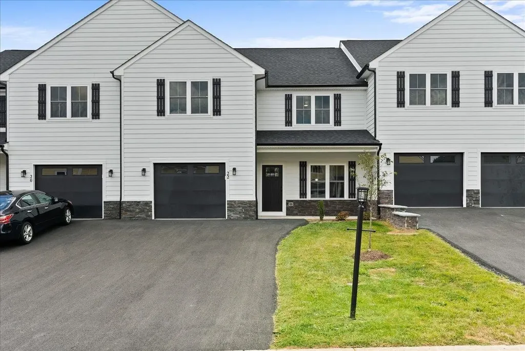 22 Ashwood Lane Staunton VA 24401