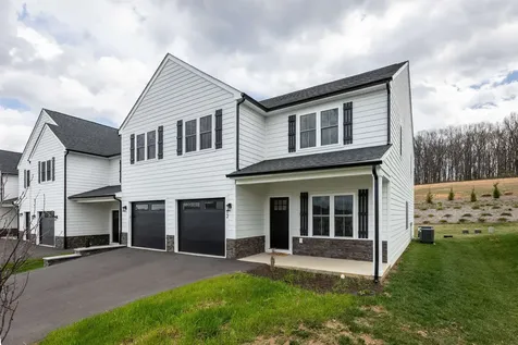 12 Ashwood Lane Staunton VA 24401