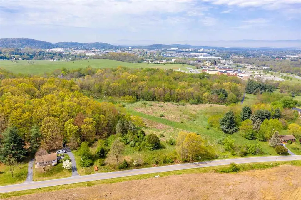 1211 & 1231 Smithland Road Harrisonburg VA 22802
