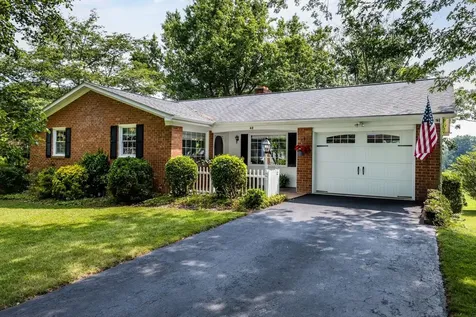 62 Briarwood Circle Staunton VA 24401