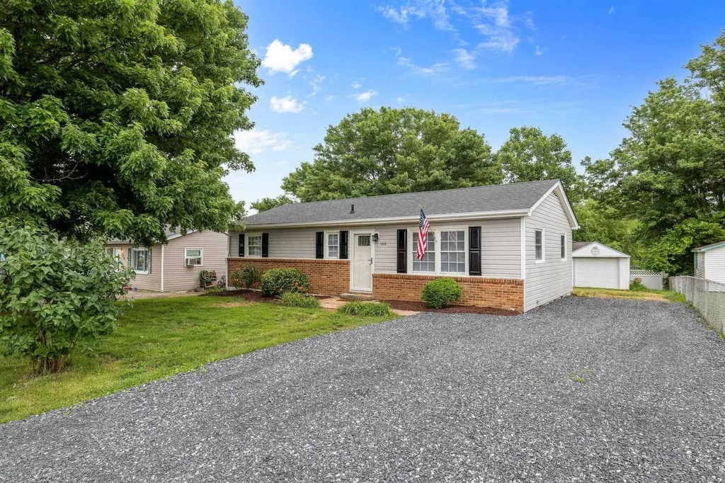 108 Westgate Road Verona VA 24482