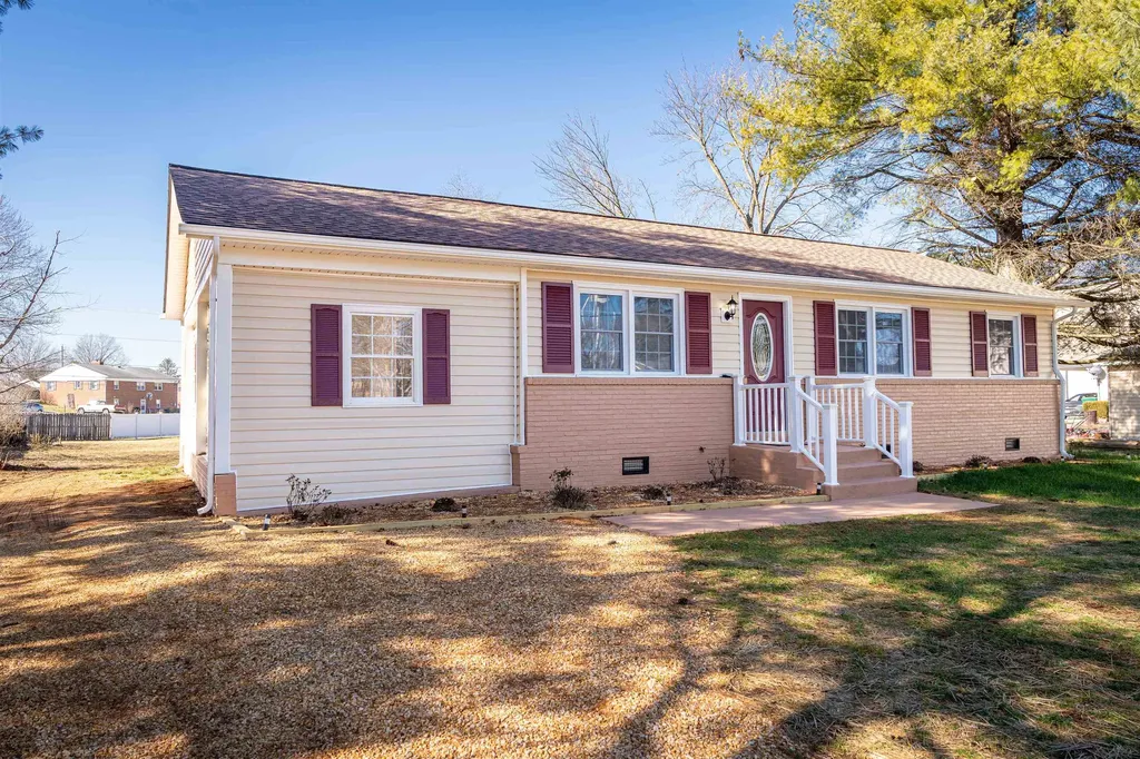 108 S Marye Lane S Luray VA 22835