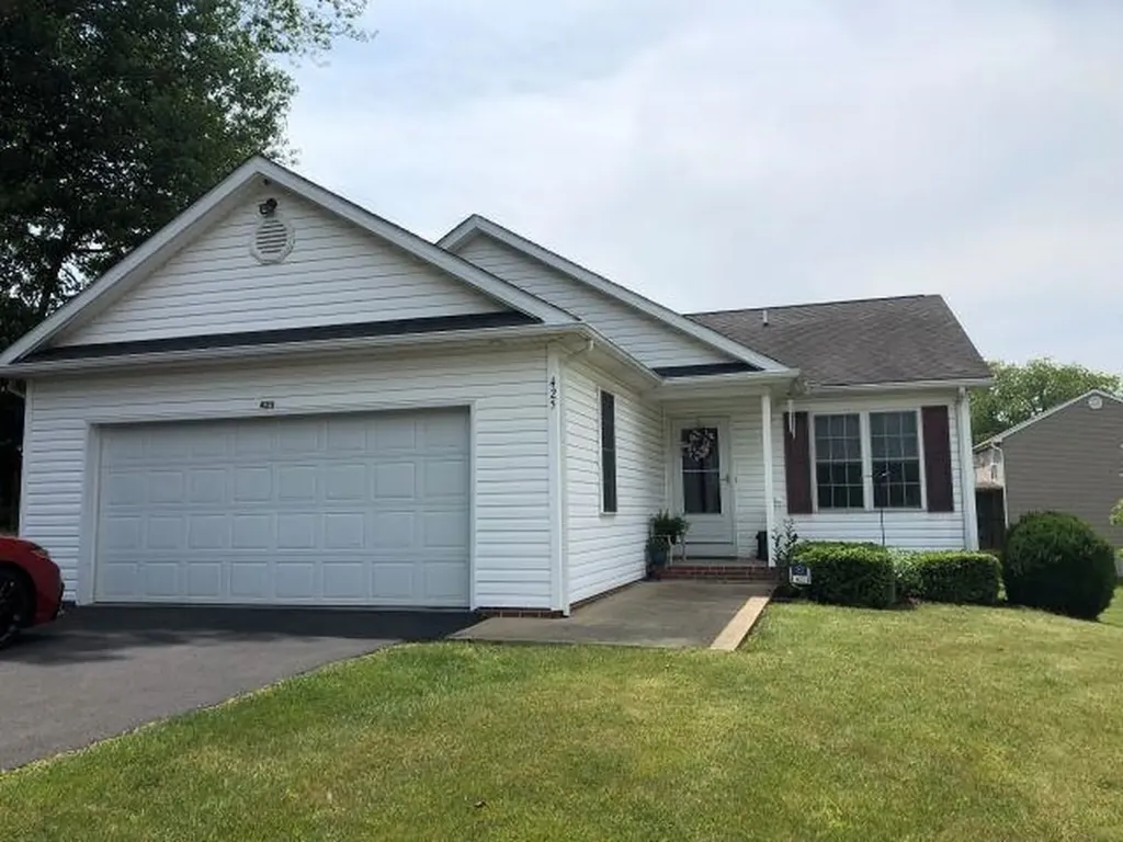 425 S Jackson Avenue S Waynesboro VA 22980