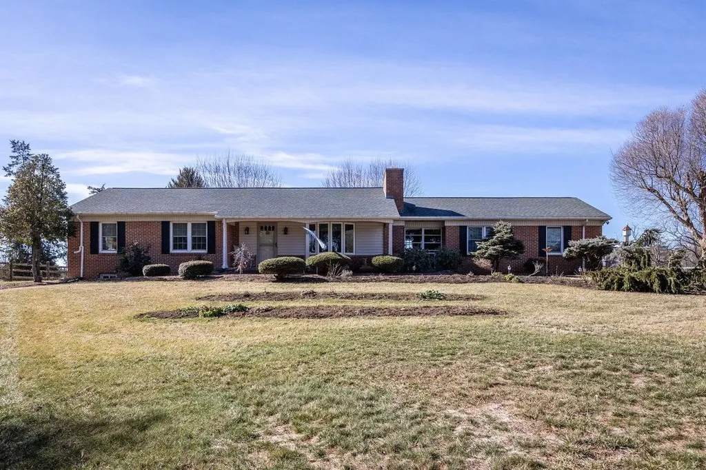 3885 Fulton School Road Dayton VA 22821