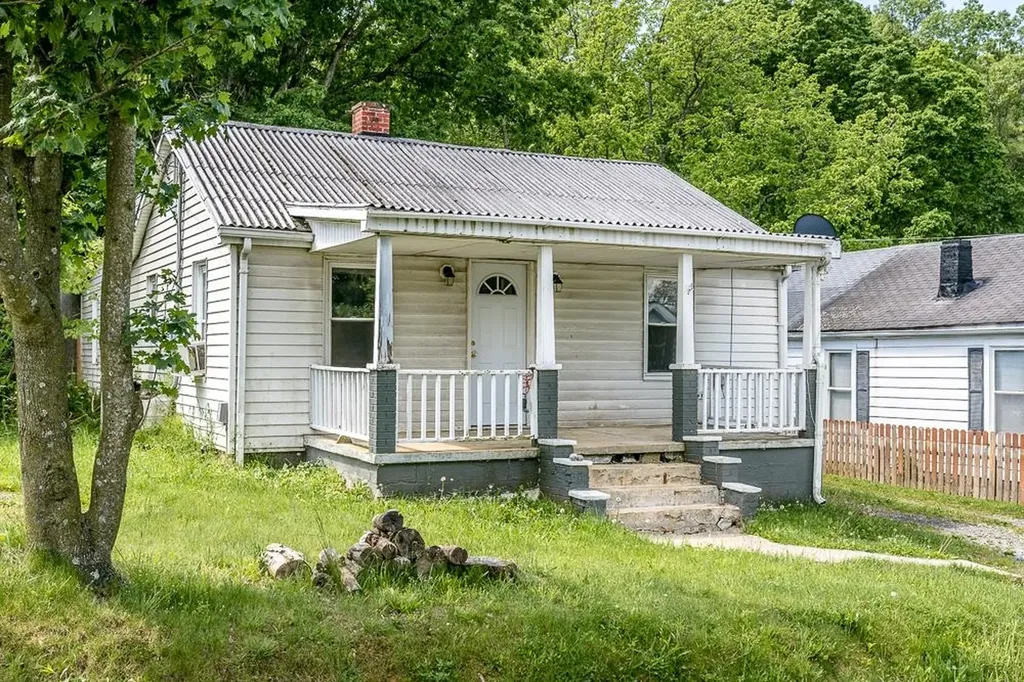 32 Maple Leaf Drive Staunton VA 24401