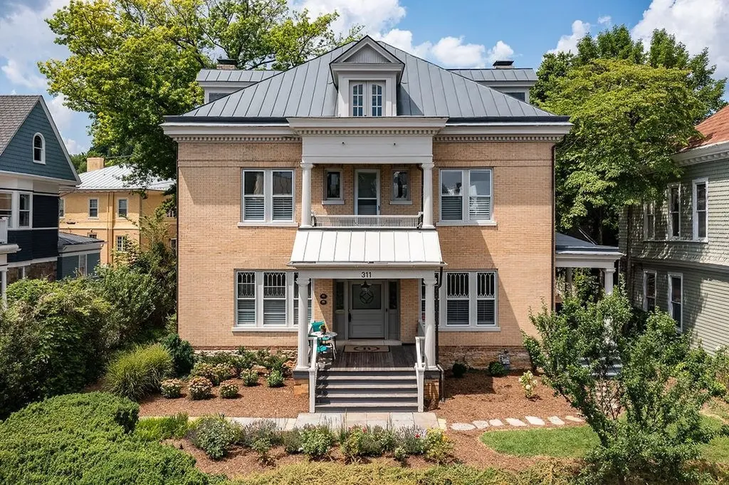 311 Berkeley Place Staunton VA 24401