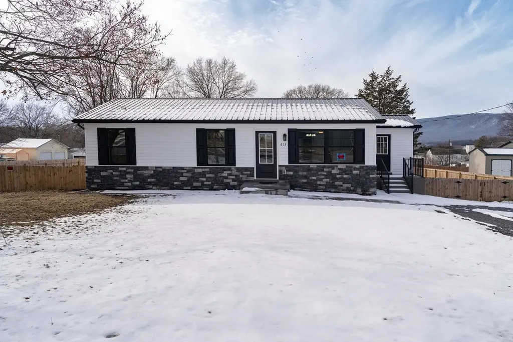 613 Tenth Street Shenandoah VA 22849