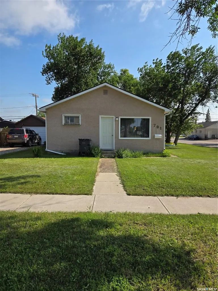 701 3rd Street Estevan SK S4A 0P7