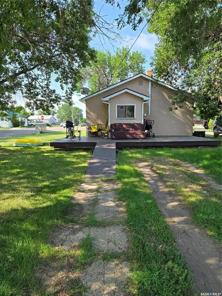 701 3rd Street Estevan SK S4A 0P7