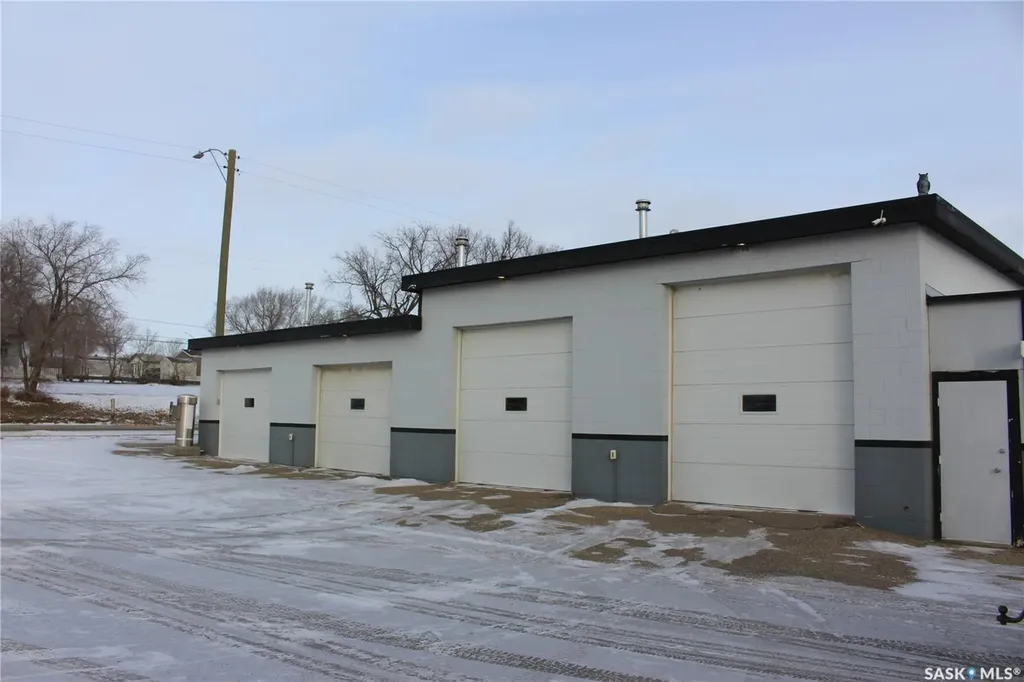 1105 Athabasca Street E Moose Jaw SK S6H 0N4