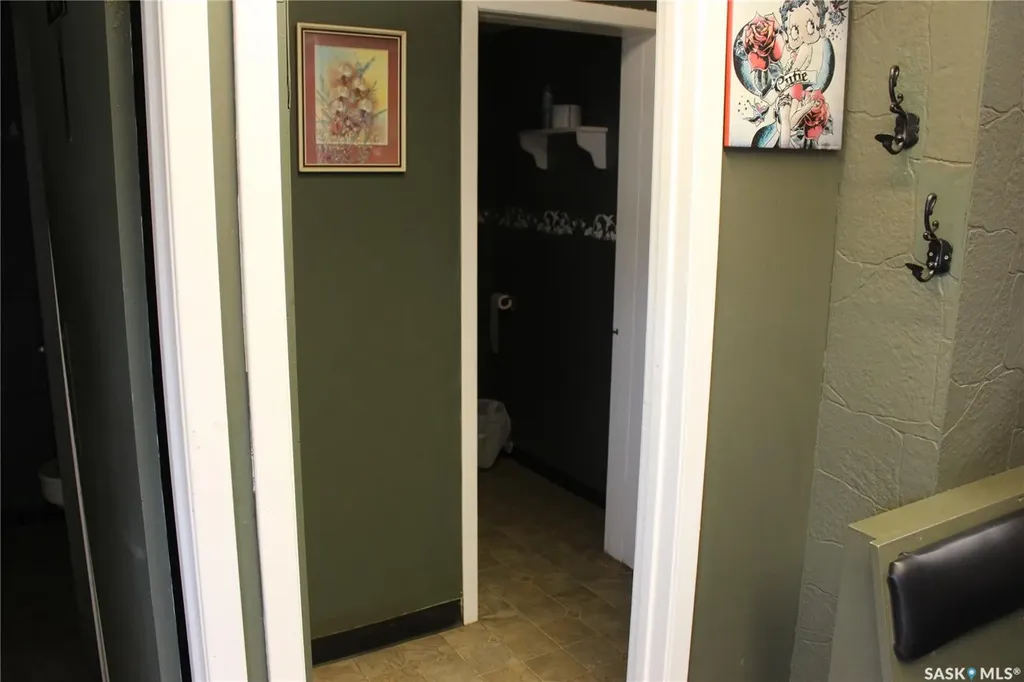 1105 Athabasca Street E Moose Jaw SK S6H 0N4