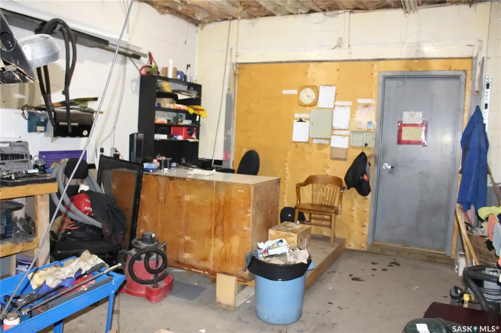 1105 Athabasca Street E Moose Jaw SK S6H 0N4