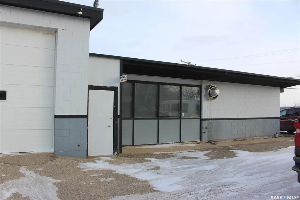1105 Athabasca Street E Moose Jaw SK S6H 0N4