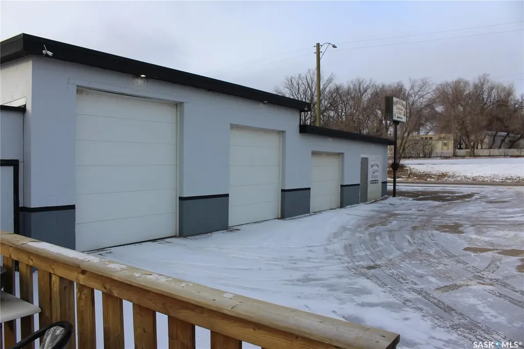 1105 Athabasca Street E Moose Jaw SK S6H 0N4