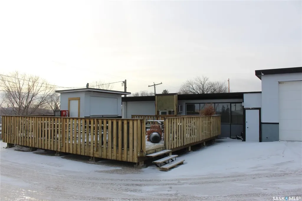 1105 Athabasca Street E Moose Jaw SK S6H 0N4