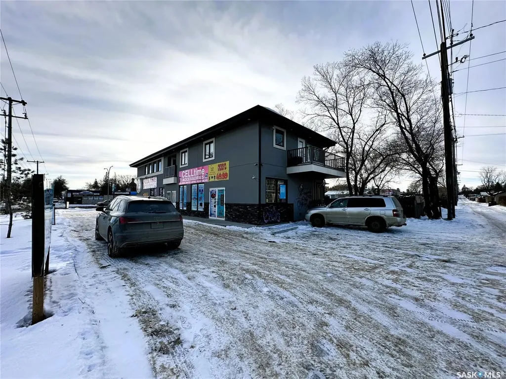 1202 22nd Street W Saskatoon SK S7M 0S7