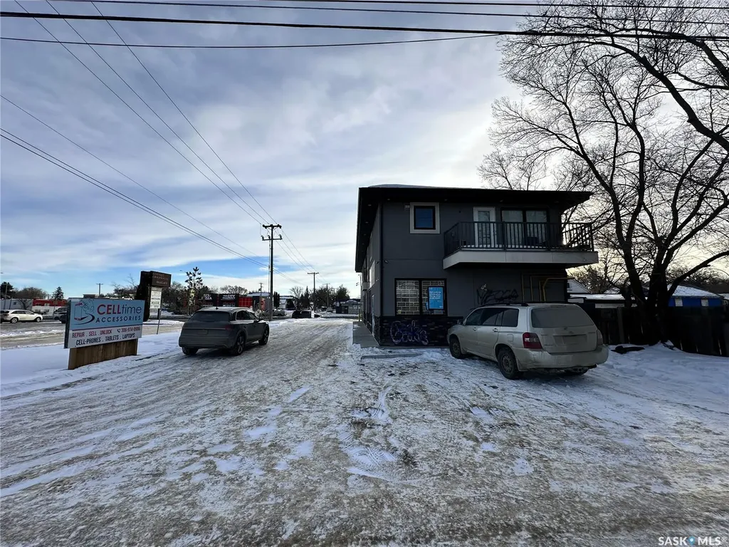 1202 22nd Street W Saskatoon SK S7M 0S7