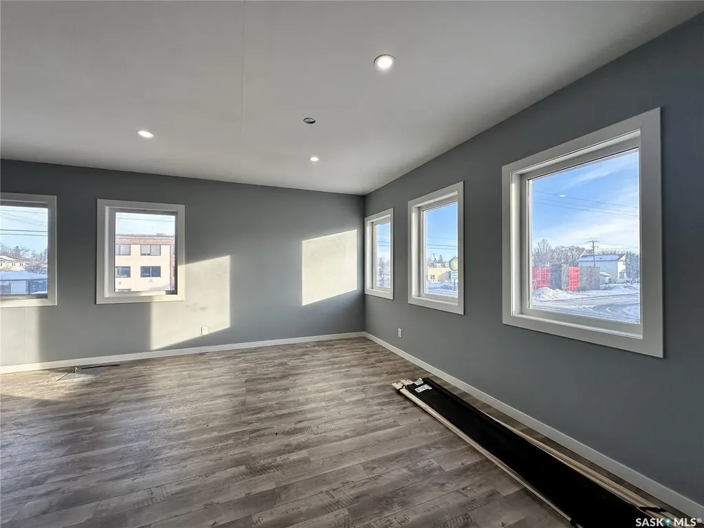 1202 22nd Street W Saskatoon SK S7M 0S7