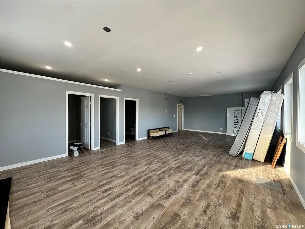 1202 22nd Street W Saskatoon SK S7M 0S7
