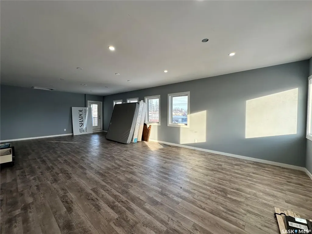 1202 22nd Street W Saskatoon SK S7M 0S7