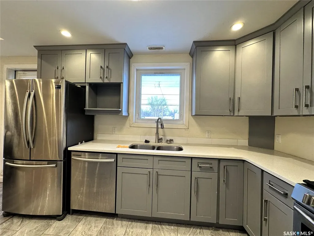 1202 22nd Street W Saskatoon SK S7M 0S7