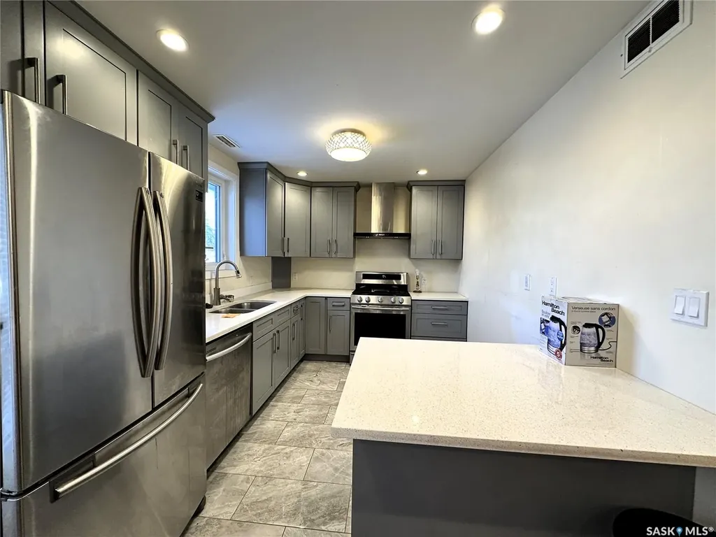 1202 22nd Street W Saskatoon SK S7M 0S7