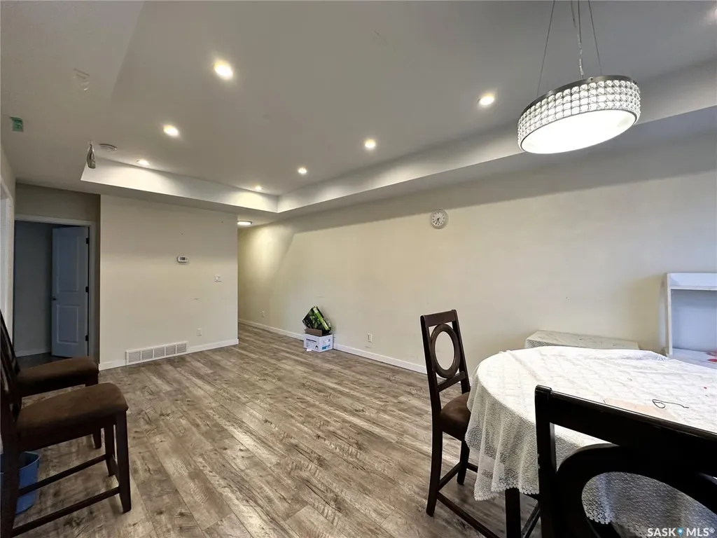 1202 22nd Street W Saskatoon SK S7M 0S7
