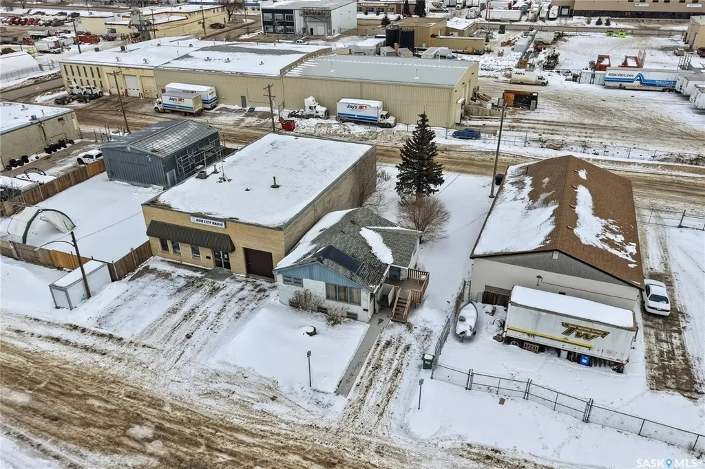 1710 Saskatchewan Avenue Saskatoon SK S7K 1P8