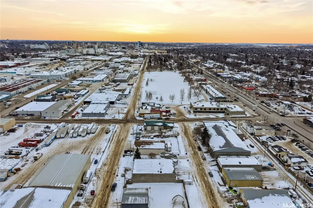 1710 Saskatchewan Avenue Saskatoon SK S7K 1P8