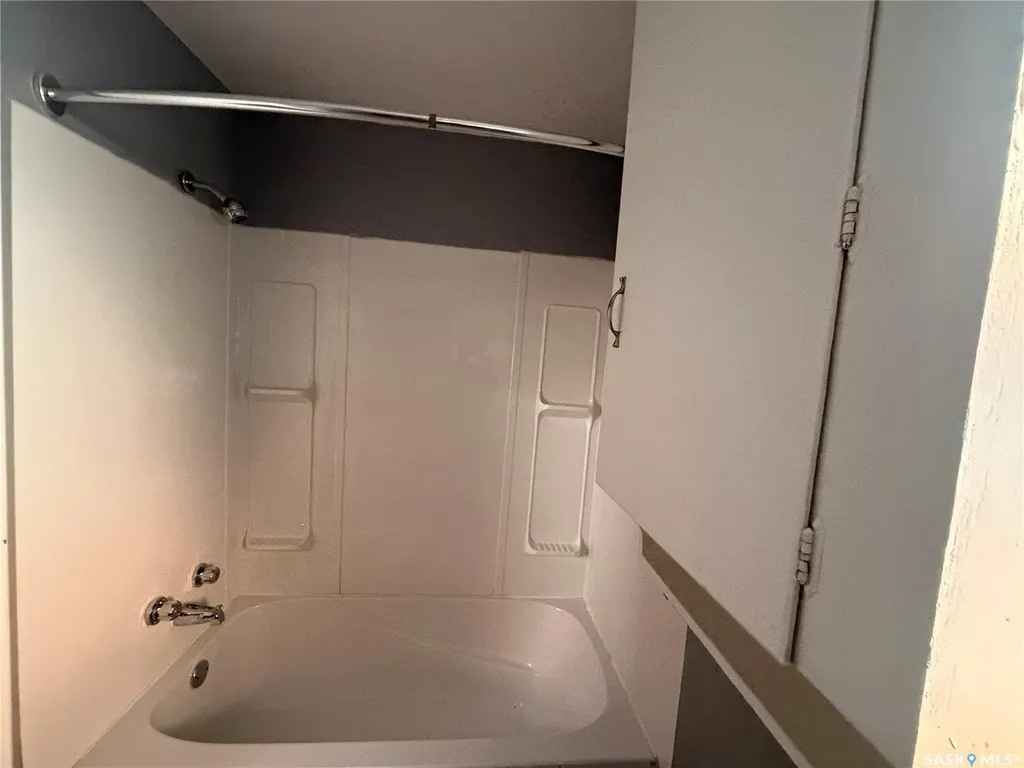 421 3rd Avenue E Assiniboia SK S0H 0B0