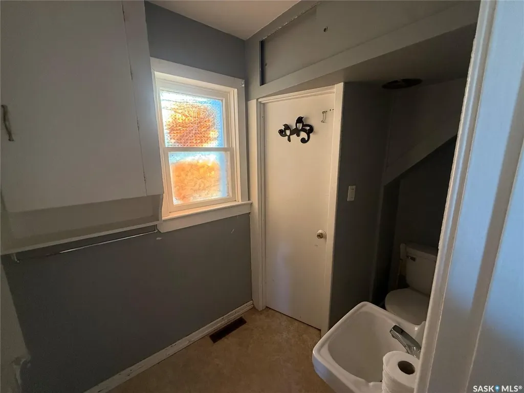 421 3rd Avenue E Assiniboia SK S0H 0B0