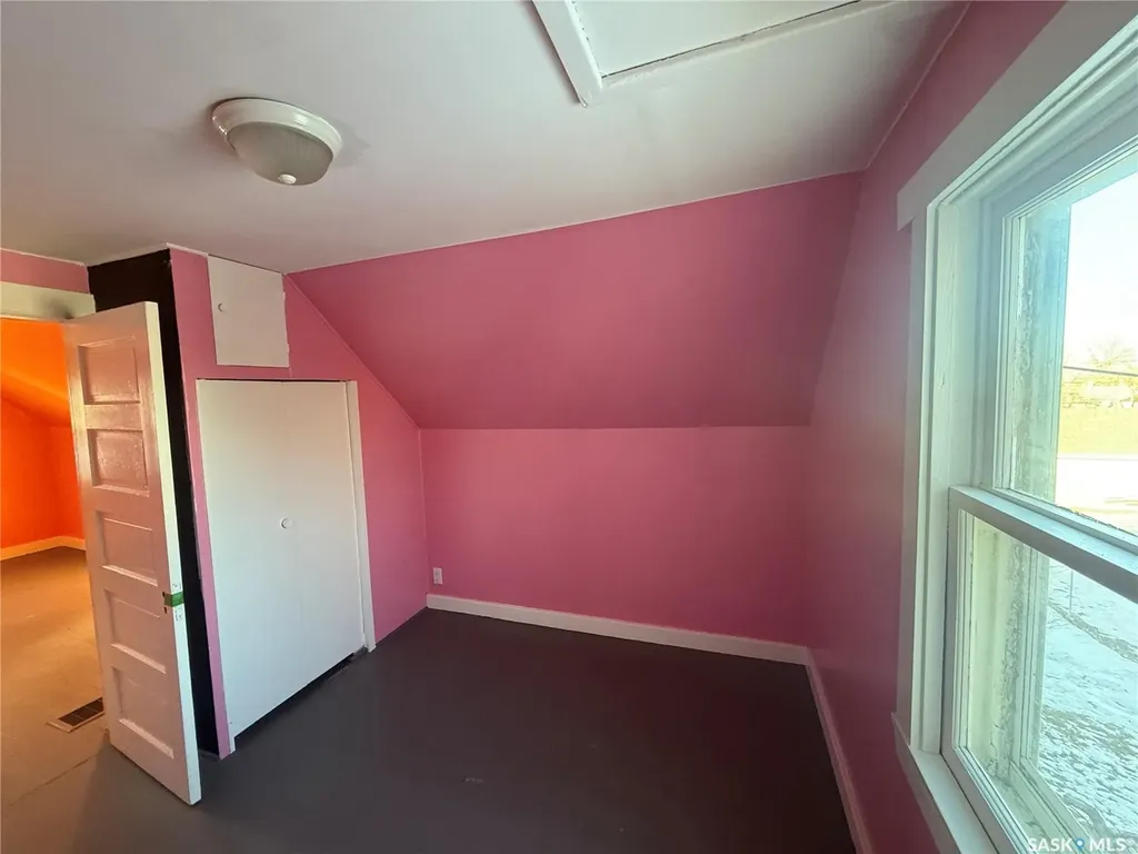 421 3rd Avenue E Assiniboia SK S0H 0B0