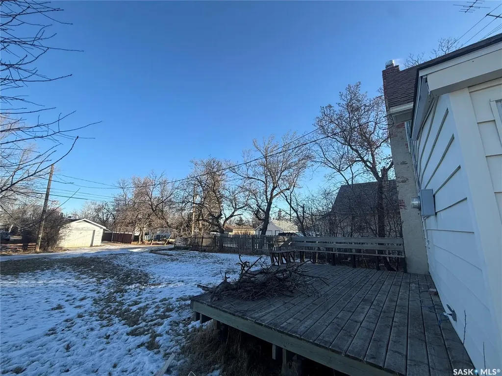 421 3rd Avenue E Assiniboia SK S0H 0B0